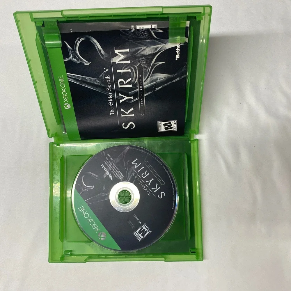 The Elder Scrolls V Skyrim Special Edition Xbox One Bethesda RPG Game Disc